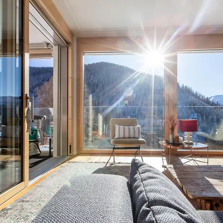 New Modern 4br With Mountain Views In Villa Davos