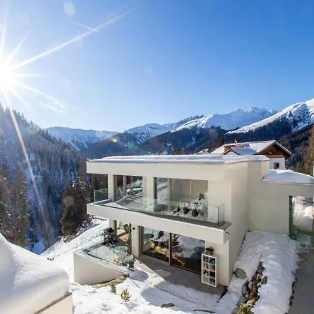 New Modern 4br With Mountain Views In