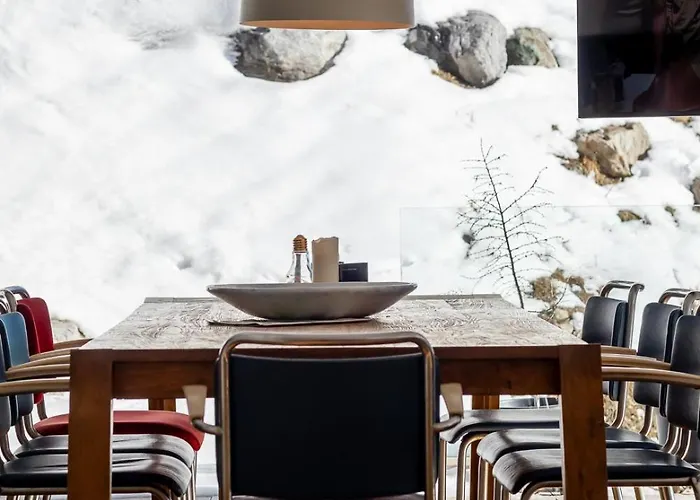 New Modern 4br With Mountain Views In Davos