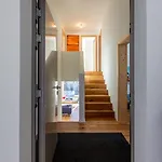 ヴィラ New Modern 4br With Mountain Views In