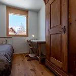 New Modern 4br With Mountain Views In ヴィラ *