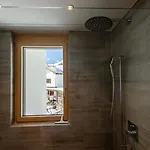 New Modern 4br With Mountain Views In * ダヴォス・プラッツ