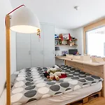 New Modern 4br With Mountain Views In * ダヴォス・プラッツ