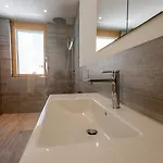 ヴィラ New Modern 4br With Mountain Views In