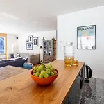 New Modern 4br With Mountain Views In * ダヴォス・プラッツ