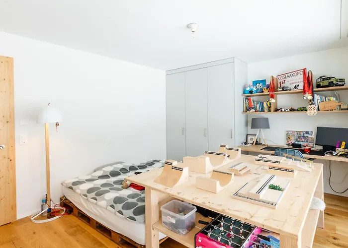 New Modern 4br With Mountain Views In Villa