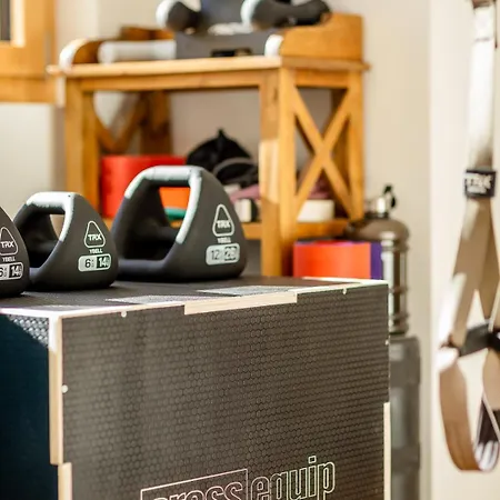 New Modern 4br With Mountain Views In Willa Davos