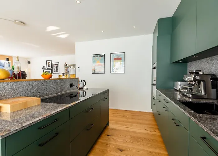 New Modern 4br With Mountain Views In Ostrava